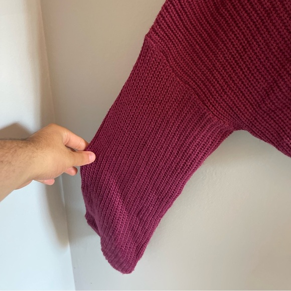 Women seek the label red oversized cowl sweater small - Picture 4 of 6